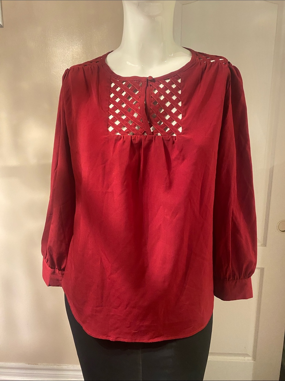 cleo burgundy Lattice-Neck Blouse XL